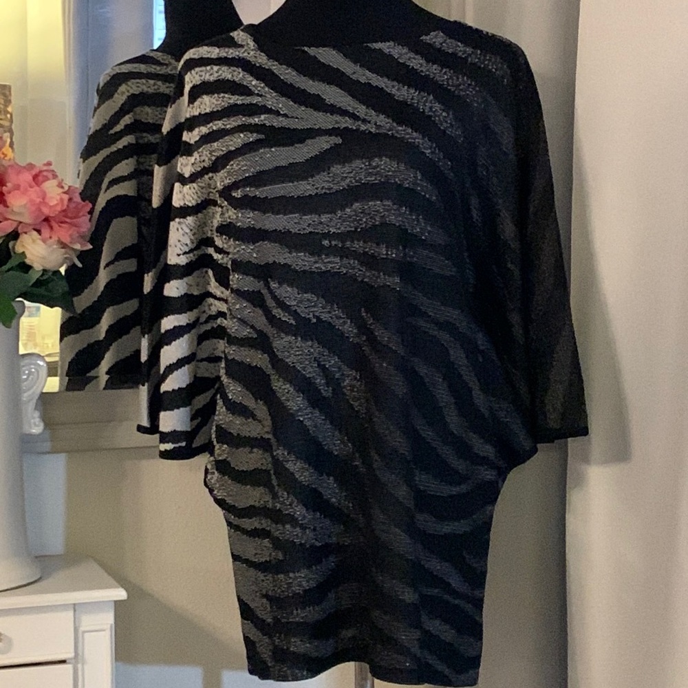 Ming Wang Black/Silver Metallic Knit Top Ombré Zebra Print 3/4 Sleeves SZ Medium